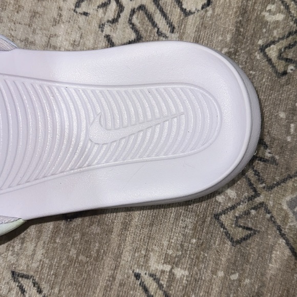 nike slides - Picture 3 of 4